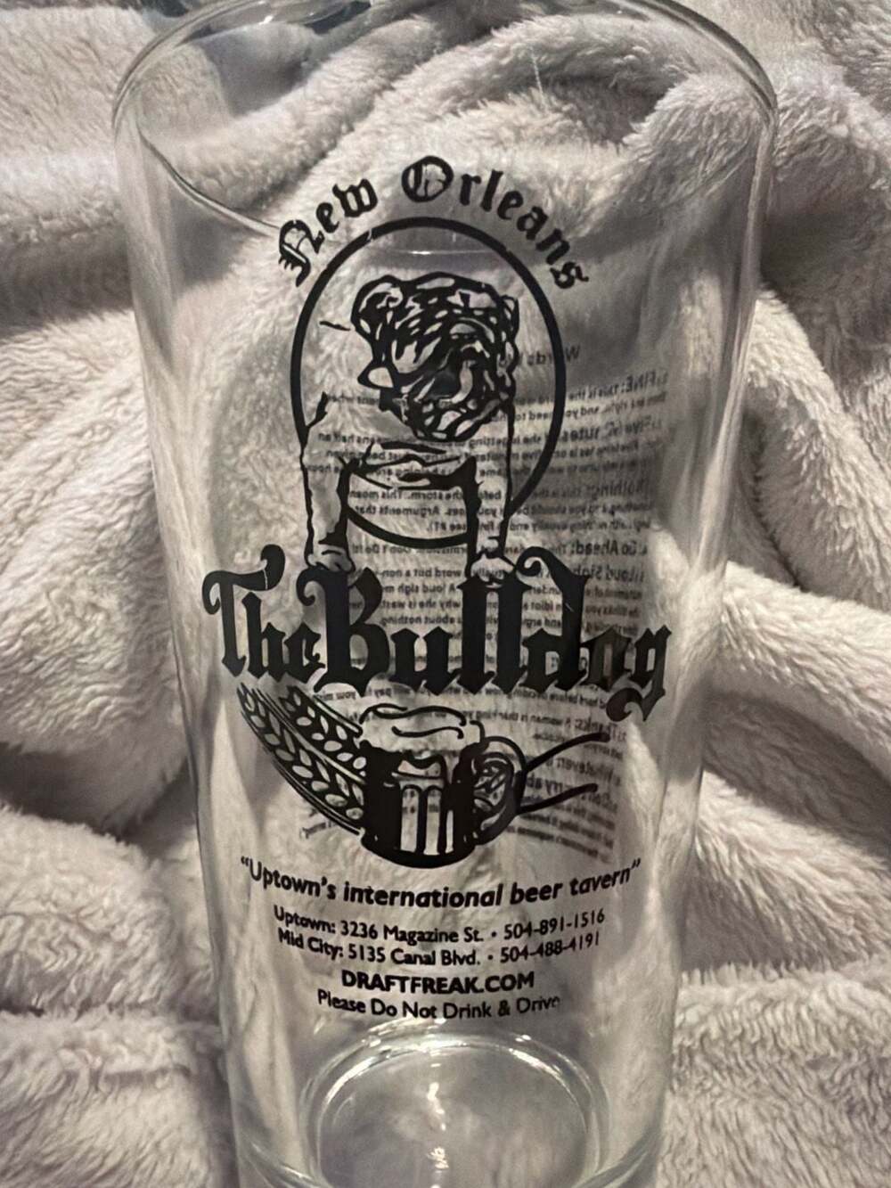 The Bulldog New Orleans Tavern 16 oz Pint Beer Glass Naked Woman Print